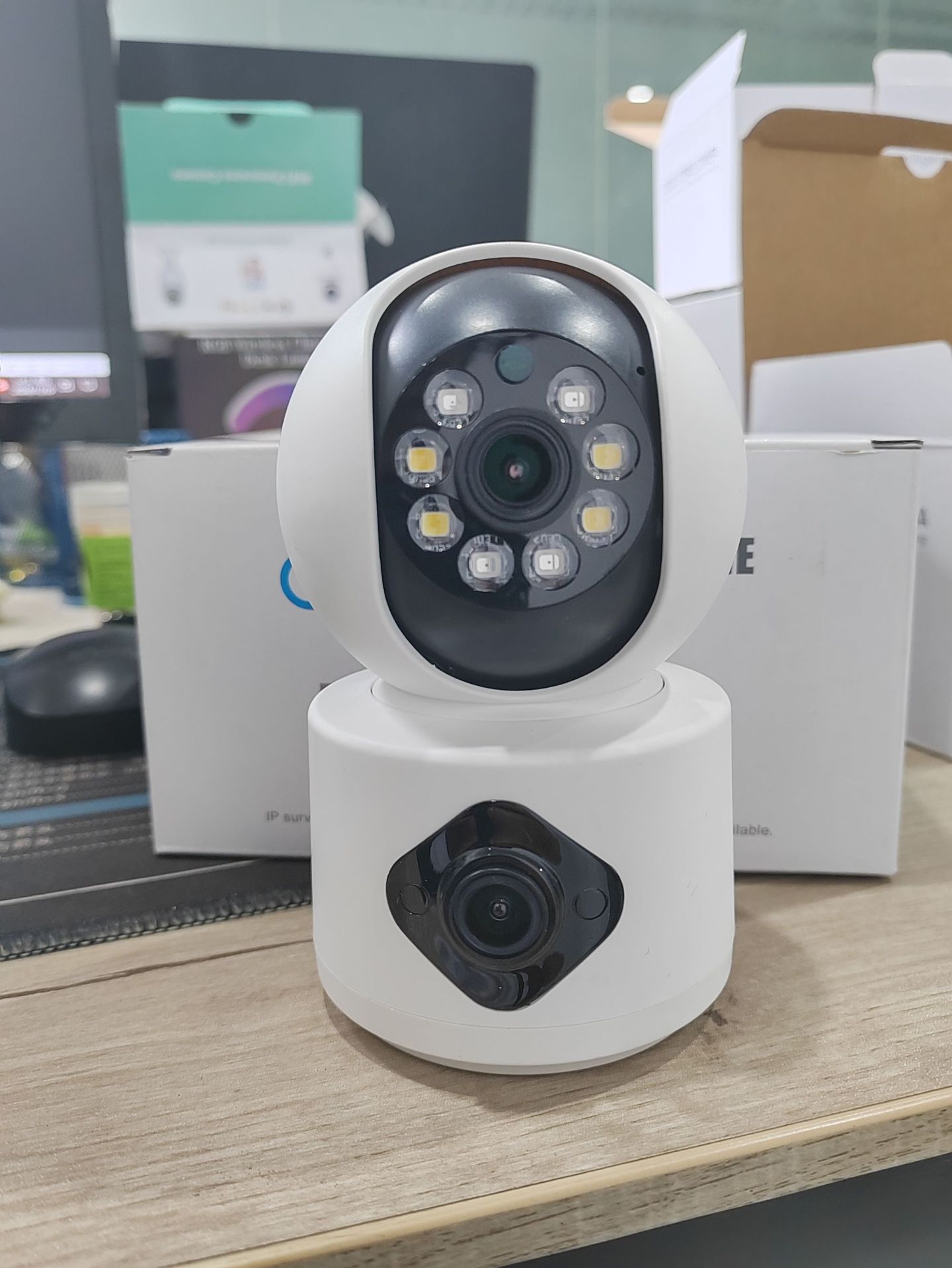 Baby Monitor Split Screen - YI Lot APP 4MP عدسة مزدوجة