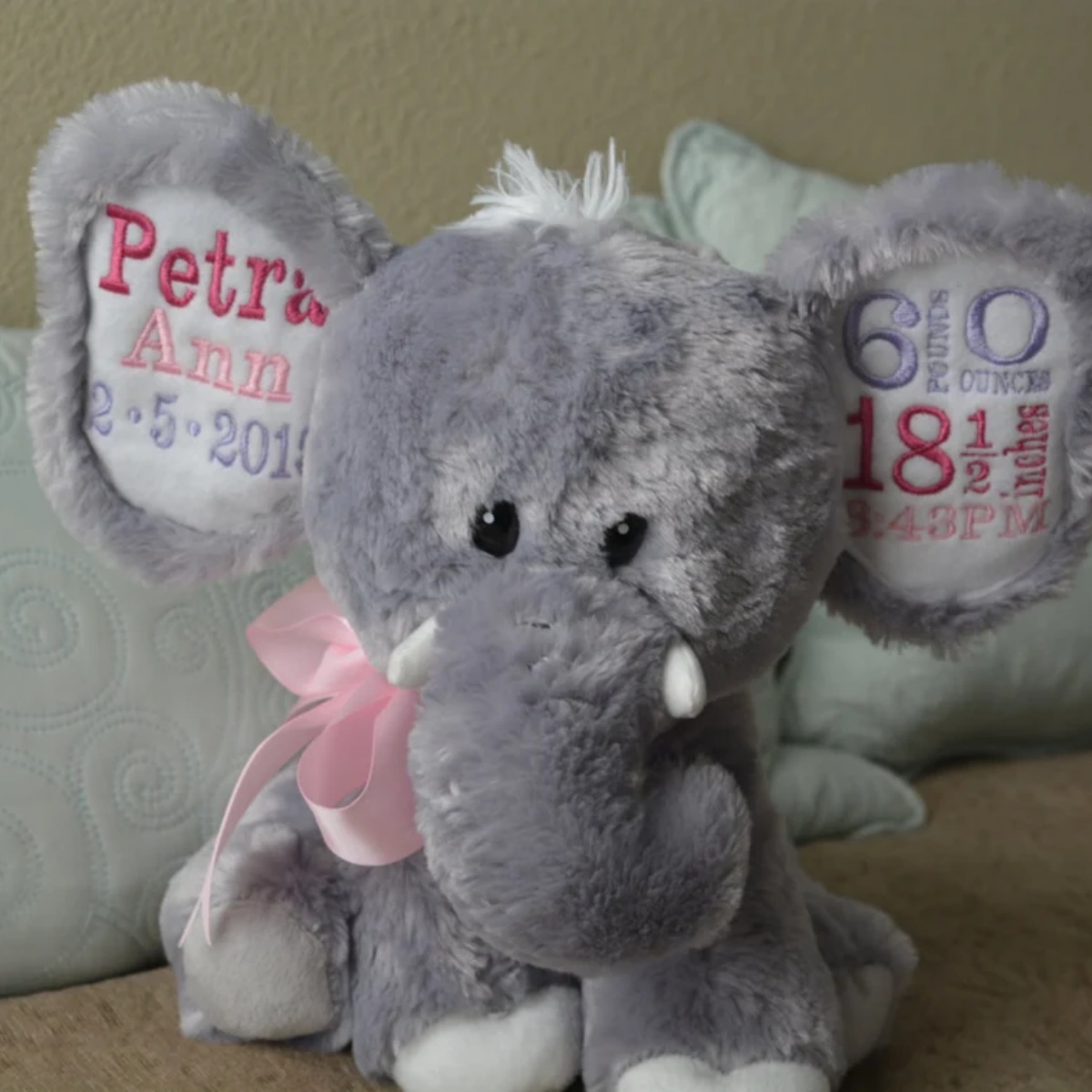 إحصائيات الميلاد المخصصة على ش - مراجعة Baby Nursery Elephant وسعره