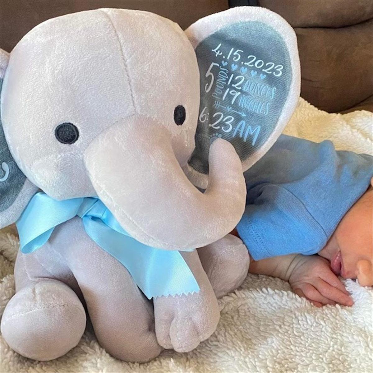 إحصائيات الميلاد المخصصة على ش - مراجعة Baby Nursery Elephant وسعره