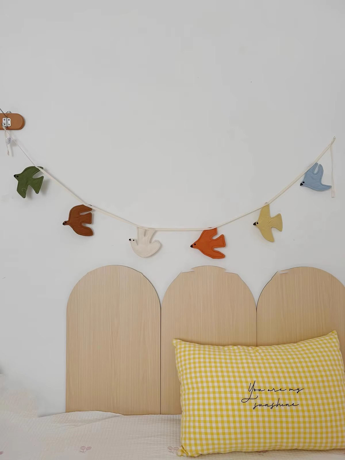 أعلام قماشية على شكل طيور لتزي - مراجعة Baby Nursery Fabric وسعره